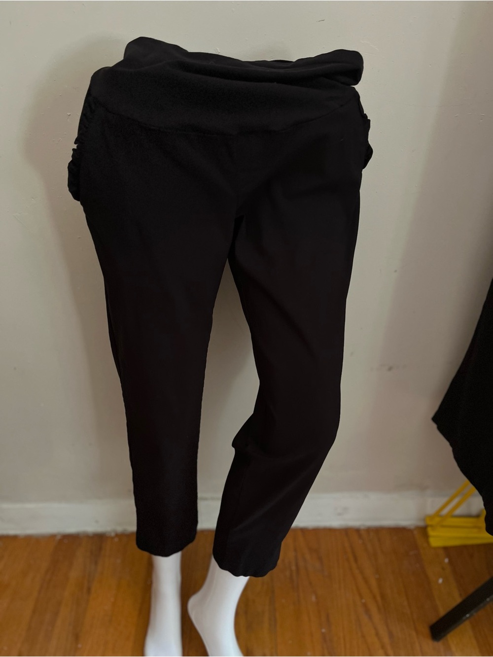 Motherhood maternity/large/secret fit belly/black ankle pants/stretch/4 pocket